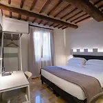 Torre Del Fuggisole Siena