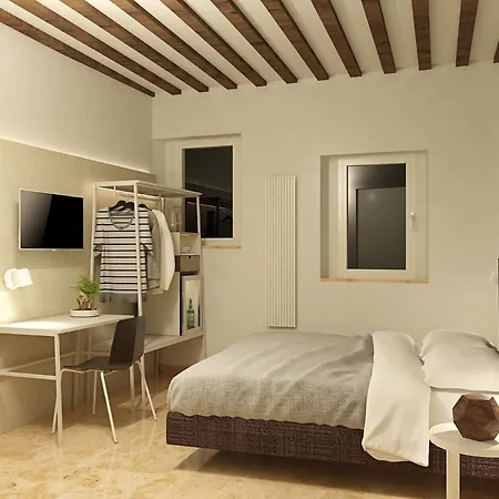 Torre Del Fuggisole 3* Sienne