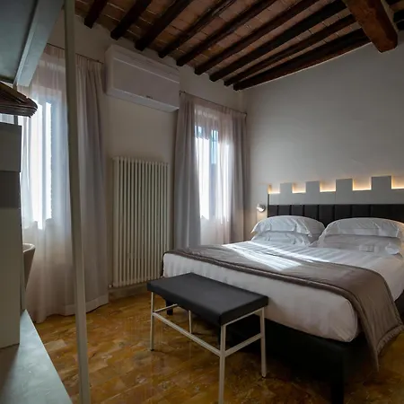 Hotel Torre Del Fuggisole