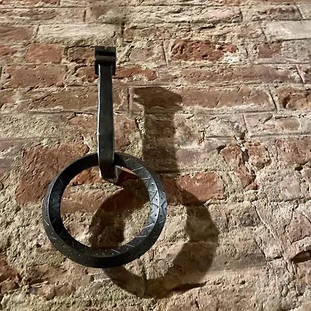 ホテル Torre Del Fuggisole 3*