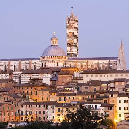 Torre Del Fuggisole Hotel Sienne