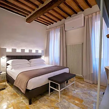 Torre Del Fuggisole Otel 3*