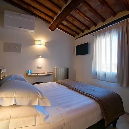 Torre Del Fuggisole Otel Siena