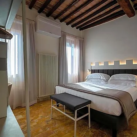 Otel Torre Del Fuggisole Siena