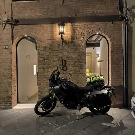 Torre Del Fuggisole Hotel Sienne