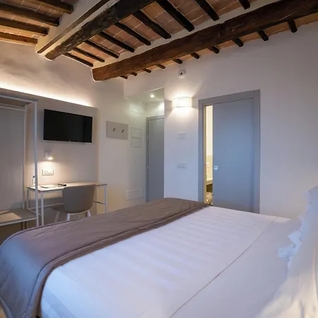Hotel Torre Del Fuggisole 3*