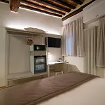 Hotel Torre Del Fuggisole 3*