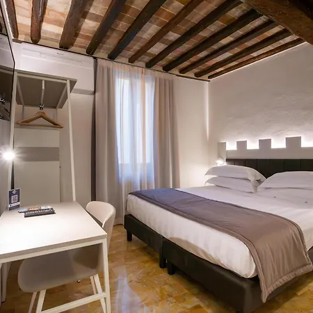 Torre Del Fuggisole 3* Siena