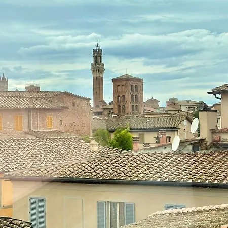 מלון Torre Del Fuggisole 3*