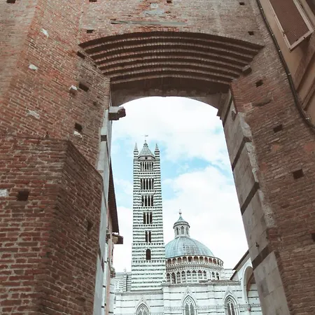 Torre Del Fuggisole Готель