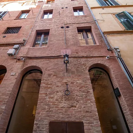 Torre Del Fuggisole Готель 3*