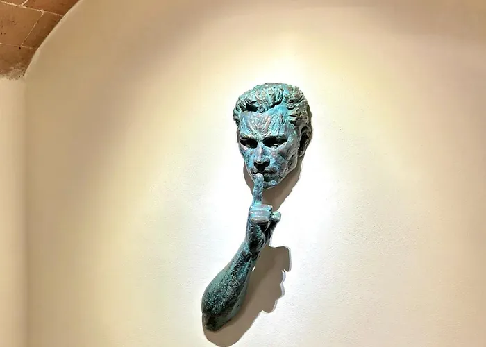 מלון Torre Del Fuggisole 3*